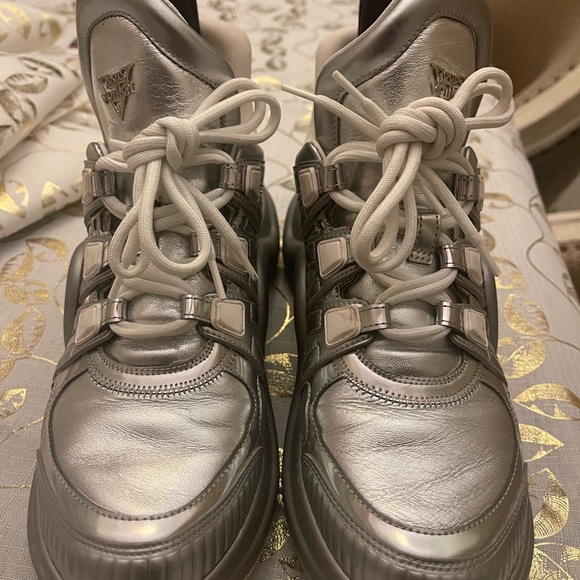 Louis Vuitton Archlight Tennis Shoes. Worn twice. Silver. Size 9. - Picture 7 of 15